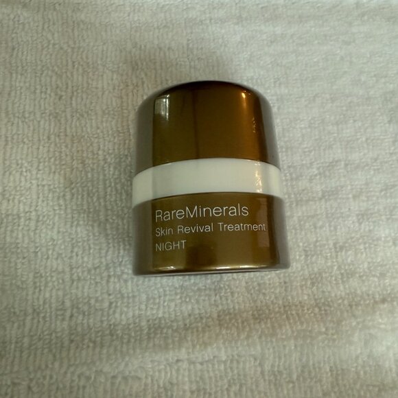 Bare Escentuals RareMinerals Skin Revival Treatment NIGHT in Light .05 oz - 8H1 - Picture 4 of 9